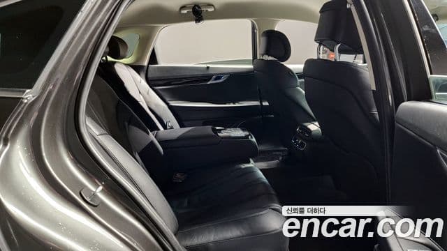 Genesis Electrified G80 2022 — Şəkil 13/20