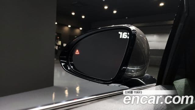 Genesis Electrified G80 2022 — Şəkil 19/20
