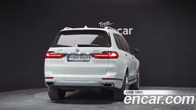 BMW X7 2021 — ფოტო 4/20