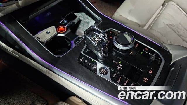 BMW X7 2021 — ფოტო 9/20