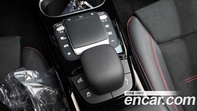 Mercedes-Benz A-Class 2022 — ფოტო 19/20