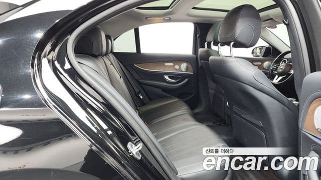 Mercedes-Benz E-Class 2019 — Şəkil 12/20