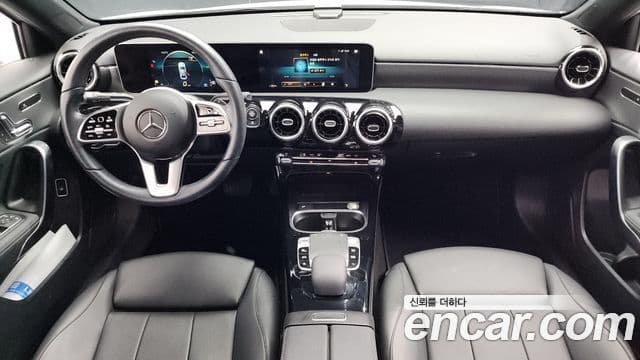 Mercedes-Benz A-Class 2020 — ფოტო 7/20