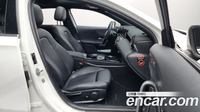 Mercedes-Benz A-Class 2020 — ფოტო 11/20