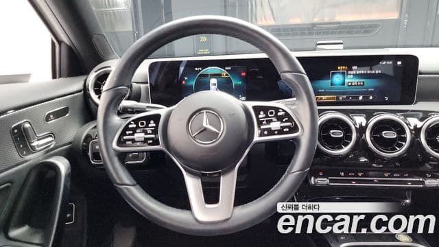 Mercedes-Benz A-Class 2020 — ფოტო 13/20