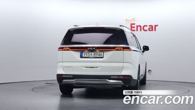 Kia Carnival 2023 — ფოტო 4/20