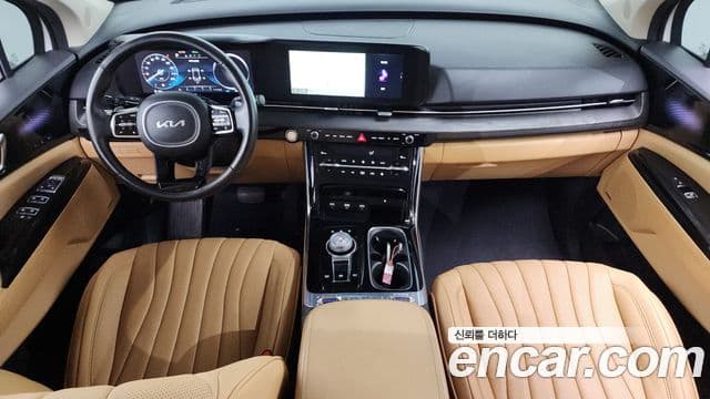 Kia Carnival 2023 — ფოტო 7/20