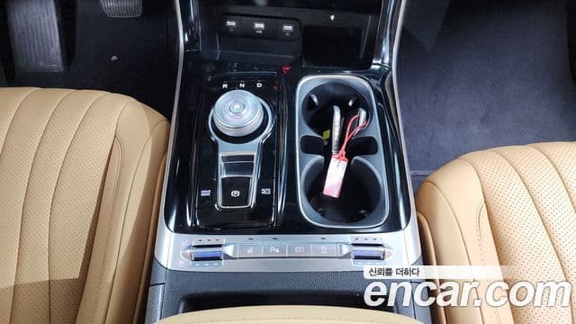 Kia Carnival 2023 — ფოტო 9/20