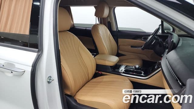 Kia Carnival 2023 — ფოტო 11/20