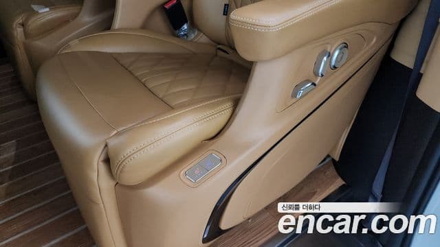 Kia Carnival 2023 — ფოტო 18/20