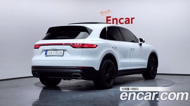 Porsche Cayenne 2019 — ფოტო 2/18