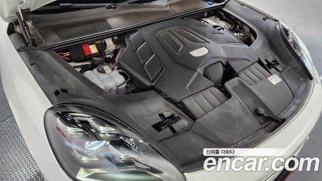 Porsche Cayenne 2019 — ფოტო 6/18
