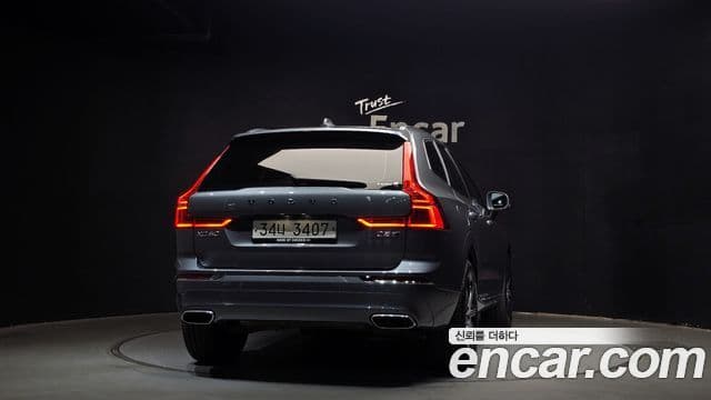 Volvo XC60 2018 — ფოტო 4/20