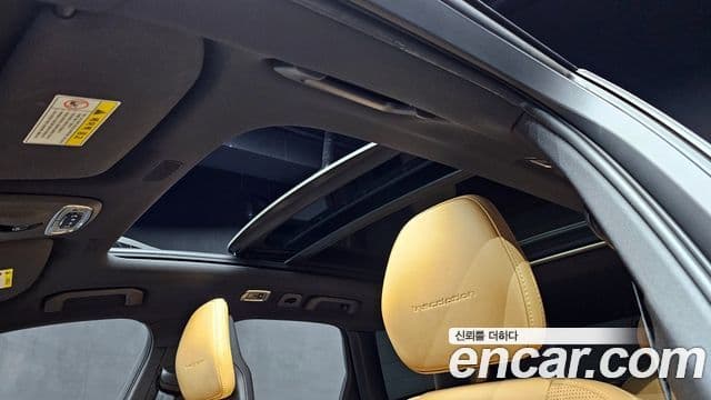 Volvo XC60 2018 — ფოტო 19/20