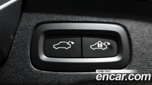 Volvo XC60 2018 — ფოტო 20/20