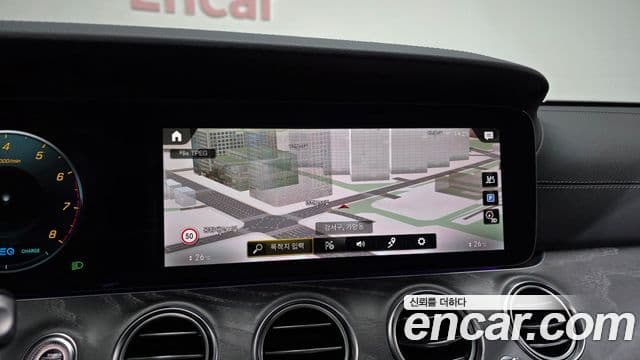 Mercedes-Benz E-Class 2022 — Photo 4/20