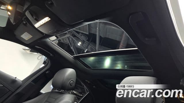 Mercedes-Benz E-Class 2022 — Photo 19/20