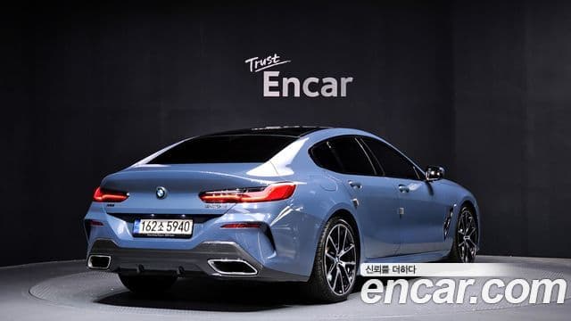 BMW 8 Series 2019 — Şəkil 1/20