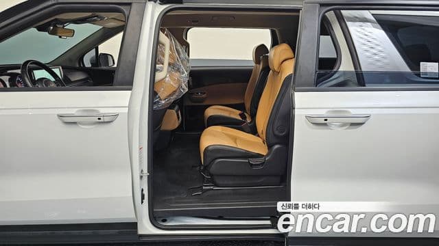 Kia Carnival 2022 — Фото 11/20