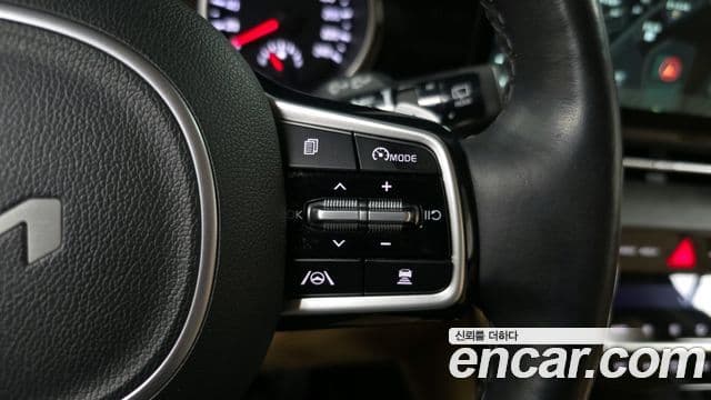 Kia Carnival 2022 — Şəkil 16/20