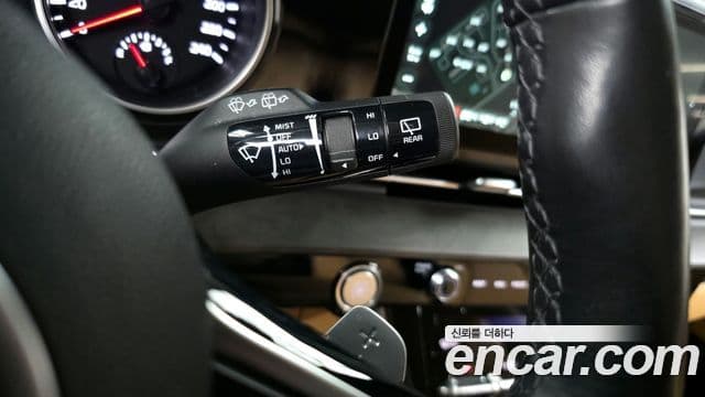 Kia Carnival 2022 — Şəkil 18/20