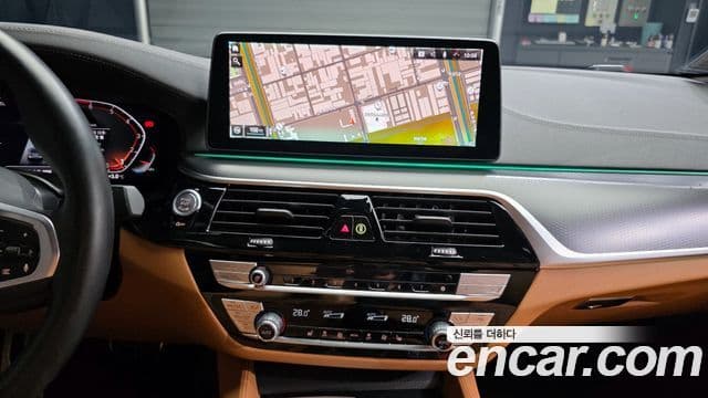 BMW 5 Series 2023 — Фото 17/20