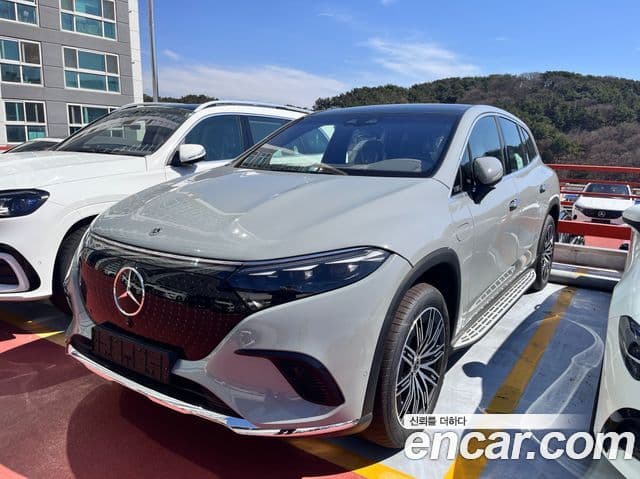 Mercedes-Benz EQS SUV 2025 — ფოტო 4/10