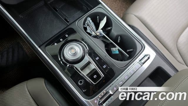 Kia Carnival 2023 — Şəkil 9/20