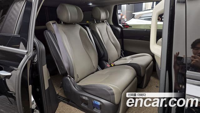 Kia Carnival 2023 — Şəkil 12/20