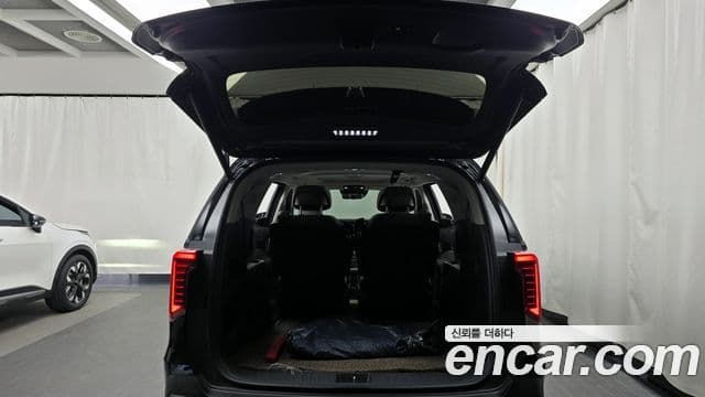 Kia Carnival 2023 — Şəkil 20/20