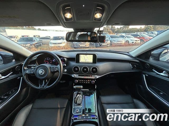 Kia Stinger 2018 — ფოტო 11/20