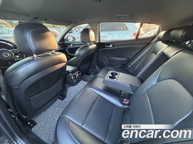 Kia Stinger 2018 — ფოტო 12/20