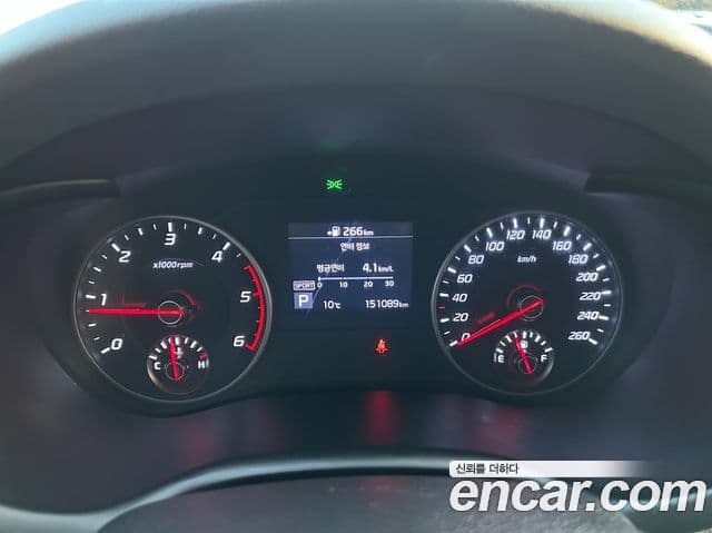 Kia Stinger 2018 — ფოტო 15/20