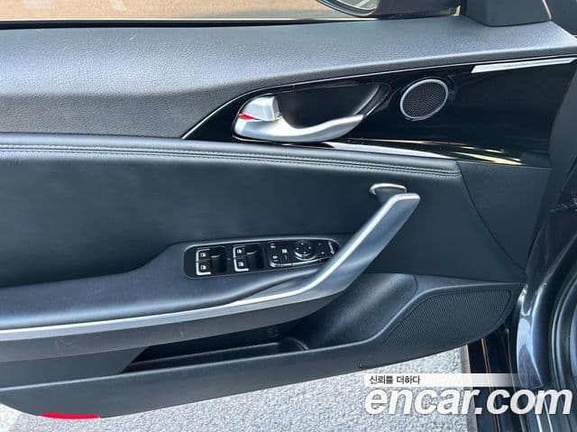 Kia Stinger 2018 — ფოტო 9/20