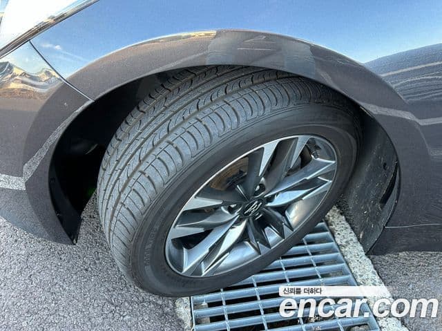 Kia Stinger 2018 — ფოტო 18/20