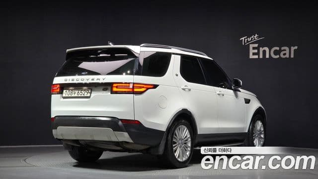 Land Rover Discovery 5 2019 — Photo 16/20