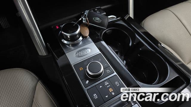 Land Rover Discovery 5 2019 — Photo 19/20