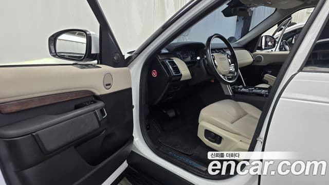 Land Rover Discovery 5 2019 — Photo 14/20