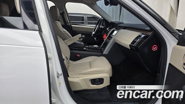 Land Rover Discovery 5 2019 — Photo 9/20