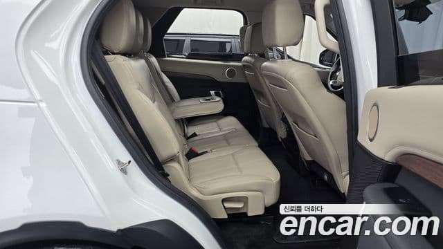 Land Rover Discovery 5 2019 — Photo 5/20