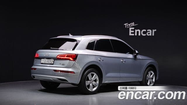 Audi Q5 2020 — ფოტო 10/20