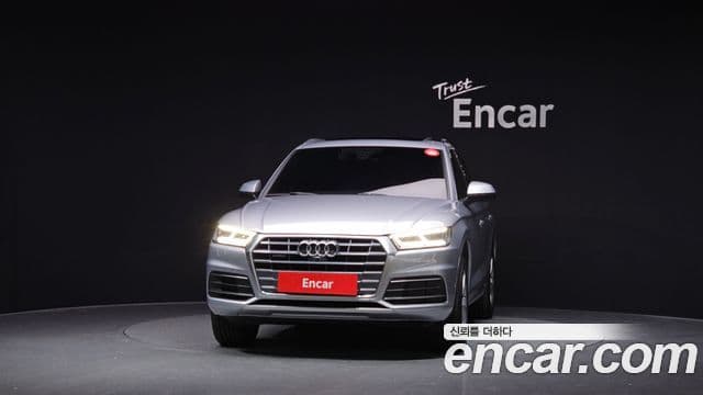 Audi Q5 2020 — ფოტო 14/20