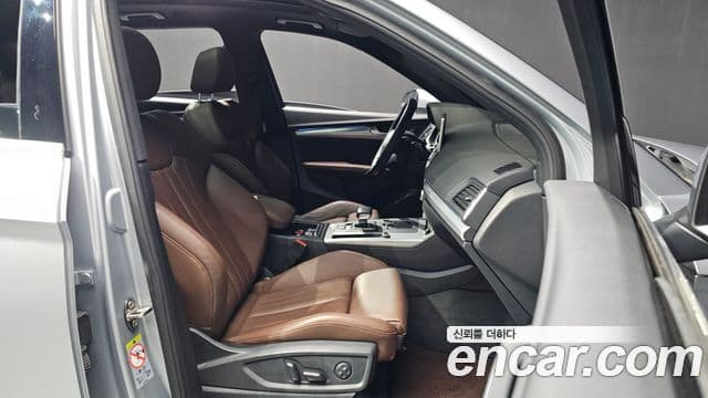 Audi Q5 2020 — ფოტო 17/20
