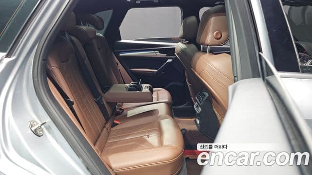 Audi Q5 2020 — ფოტო 18/20