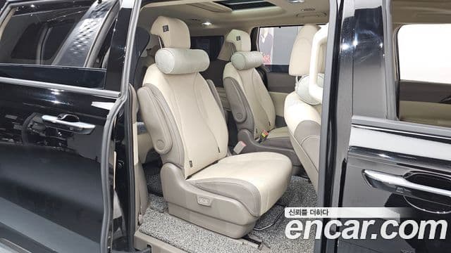 Kia Carnival 2023 — Şəkil 12/20