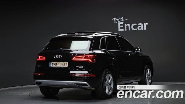 Audi Q5 2020 — Şəkil 2/20