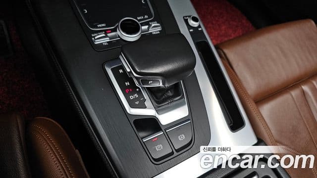 Audi Q5 2020 — Şəkil 9/20