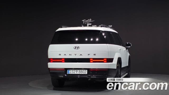 Hyundai Santa Fe 2023 — Фото 4/20