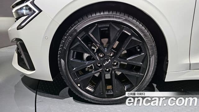 Kia K5 2023 — ფოტო 5/20
