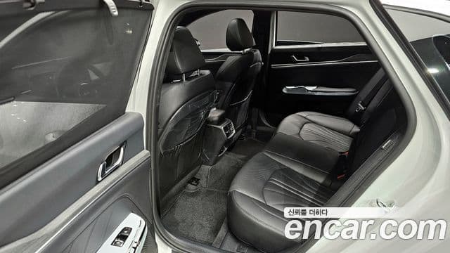 Kia K5 2023 — ფოტო 12/20